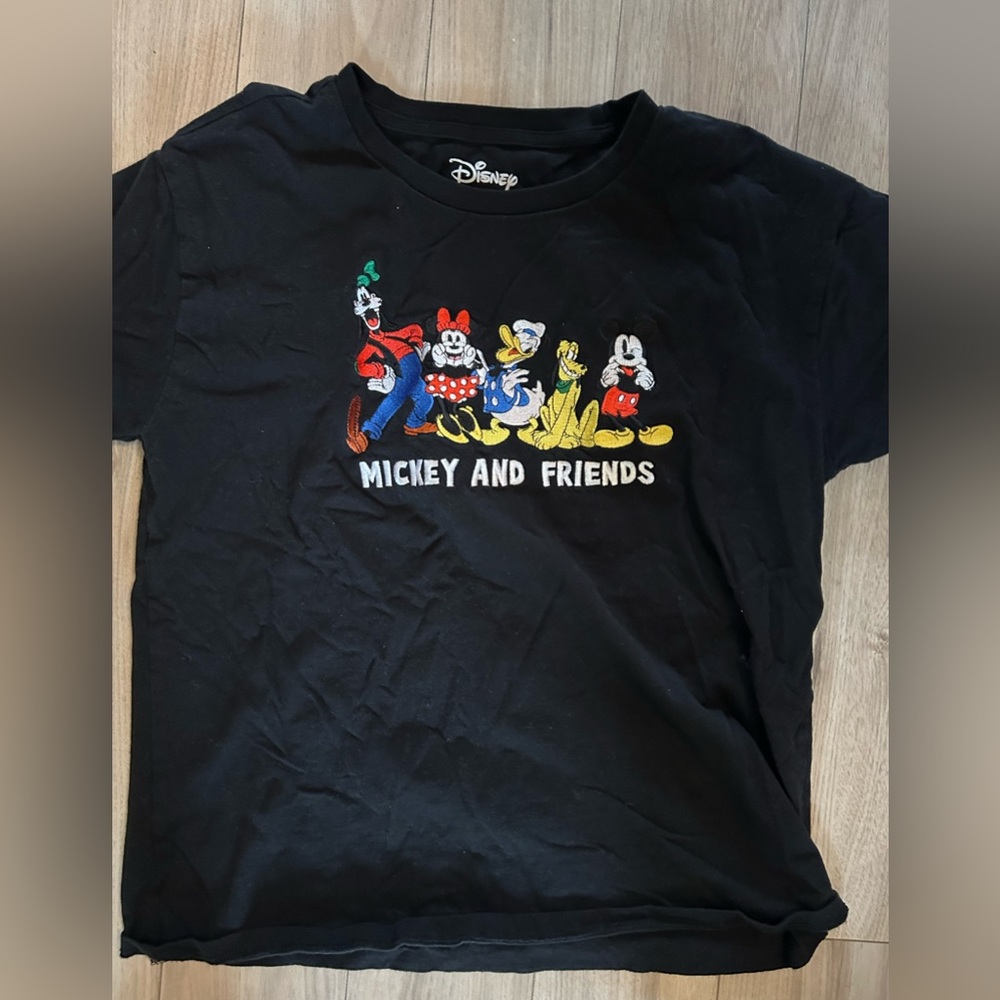 Disney Mickey Mouse and friends tee M EUC worn once